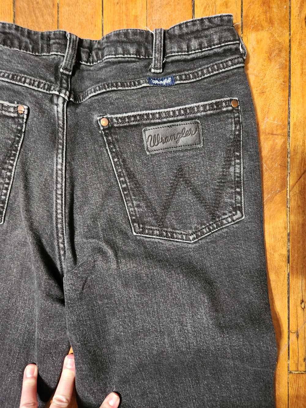 Wrangler Women's Black Denim Jeans - Classic Back Pocket Design 32x34